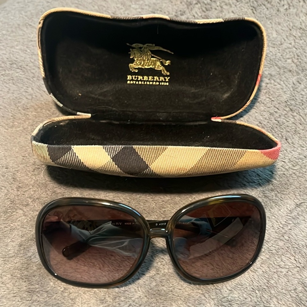 Burberry Black and Brown Tortoiseshell Sunglasses